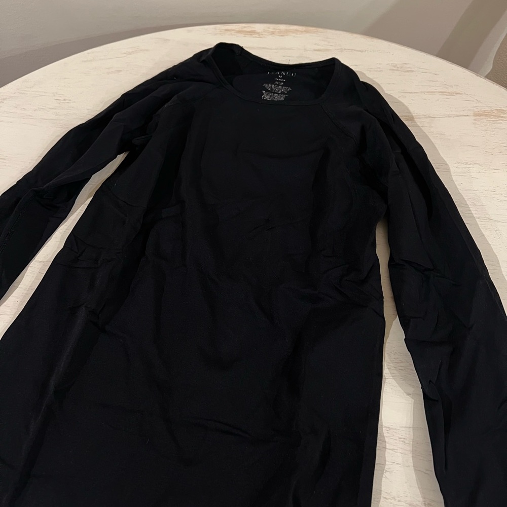 Jaanuu long sleeve black under scrub. Size XS